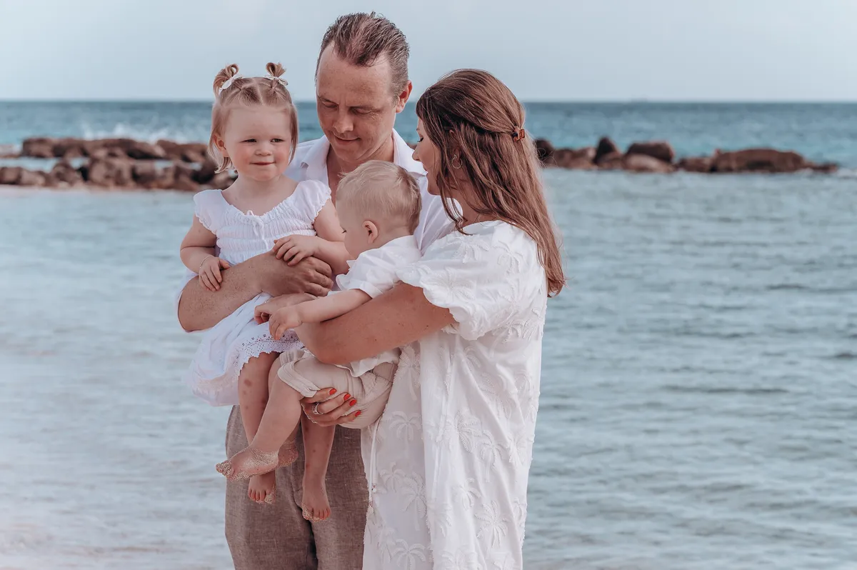 Extended family photoshoot ter Haar Mariott beach 05