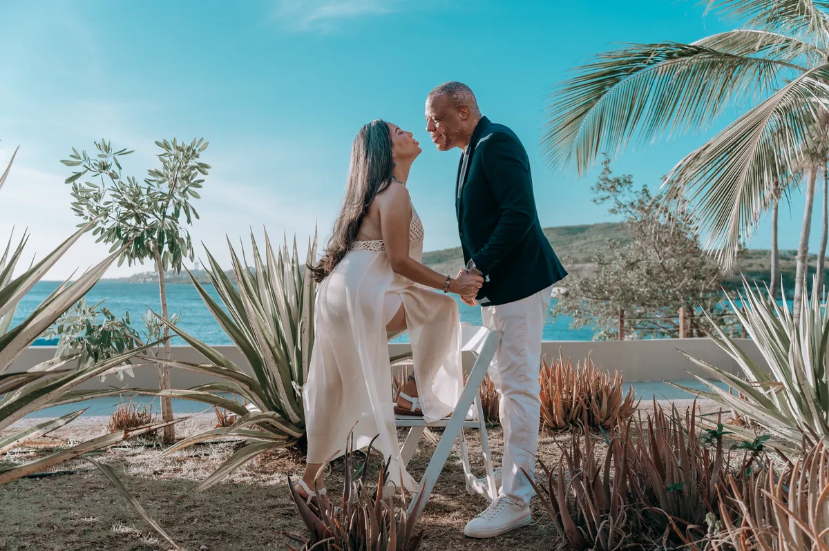 Loveshoot Brown Piscadera beach 05